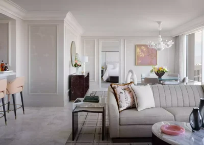the penthouse suite at the Bellagio - a luxurious white decorated room.